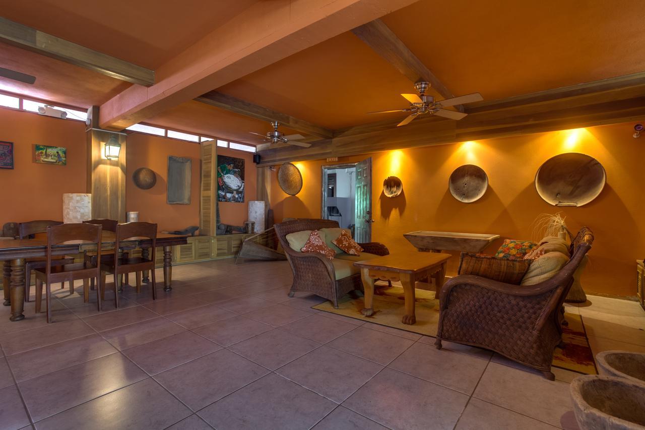 Bayshore Bijou Suites Maya Beach Exterior foto